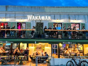 Waka Bar