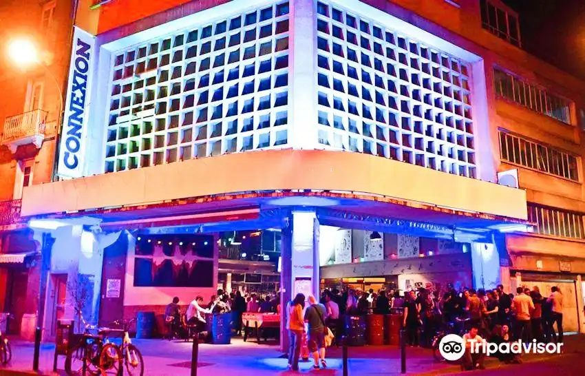 Các khách sạn gần Connexion Live