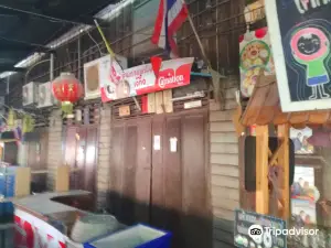Khlong Suan Market