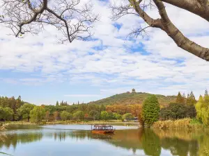 Tai Hu Yuantouzhu Scenic Spot