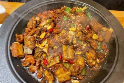 六月雪干锅(诗城路店)