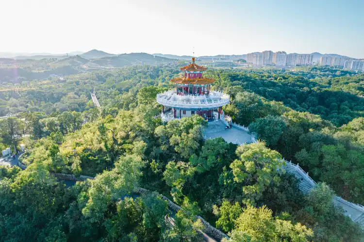 Hotels near Beishan (North Hill) Garden