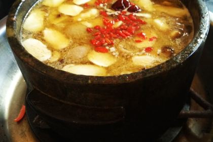 Cuihua Stone Pot Restaurant with Local features