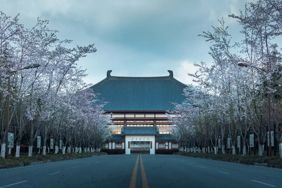Hotels near Jianzhen Library