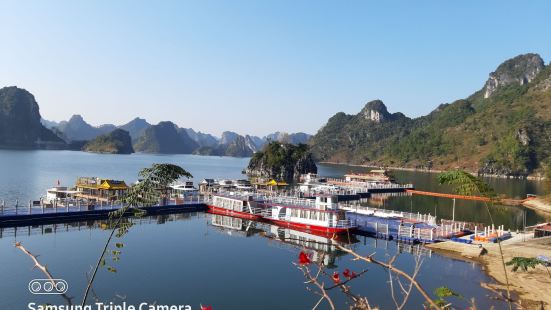 大龍湖景區位處廣西上林縣有中國的下龍灣之美稱，亦被旅人堪比為