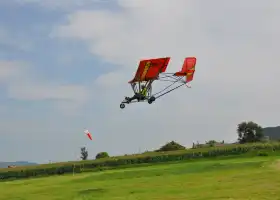 遼寧飛虎滑翔傘輕型飛機