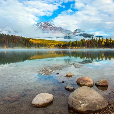 Hotels in Lake Louise With Gyms