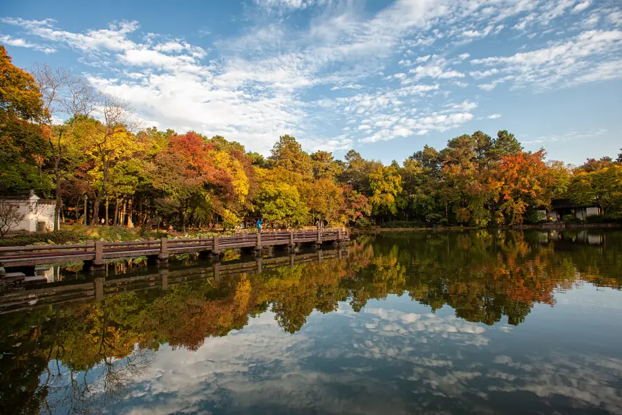 Taohuajian Scenic Resort