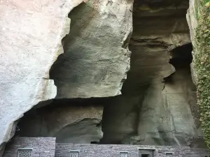 황옌석굴