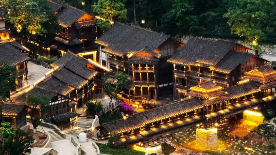 Zunyi Private Guided One Day Tour Loushanguan Wujiangzhai International Tourism Resort