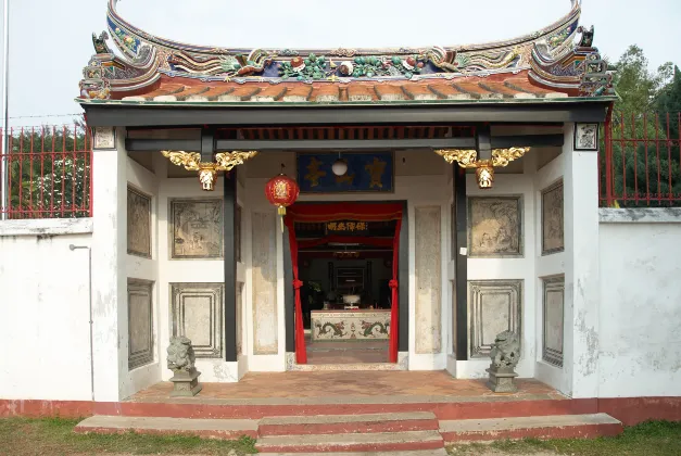 Hotels in Ayer Keroh That Provide Airport Transfers