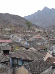 Huanglingxi Village