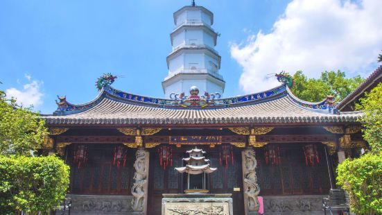 这是座古寺，在于山，福州白塔也在寺内。这景点建议去逛逛，免费