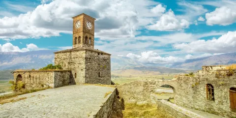 吉諾卡斯特城堡