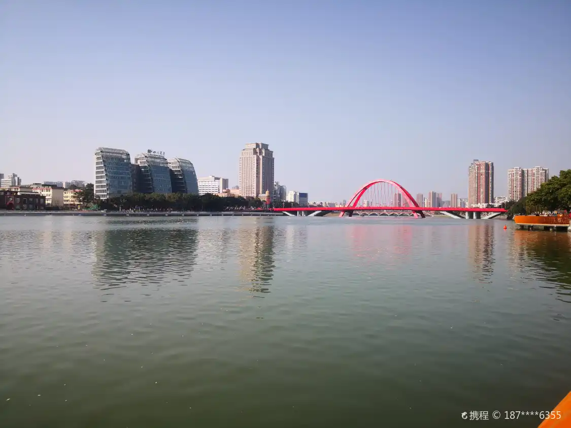 Hotels near Jinghu Lake Culture and Art Corridor