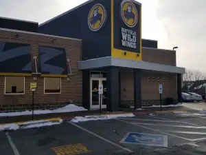 Buffalo Wild Wings Grill & Bar