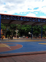 ニコラス・コルメナレス公園