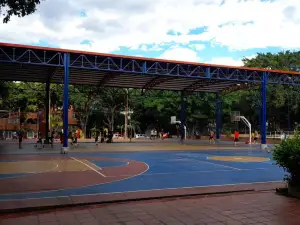 ニコラス・コルメナレス公園