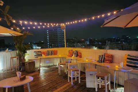 Banana Mama Rooftop Bar & Kitchen Saigon