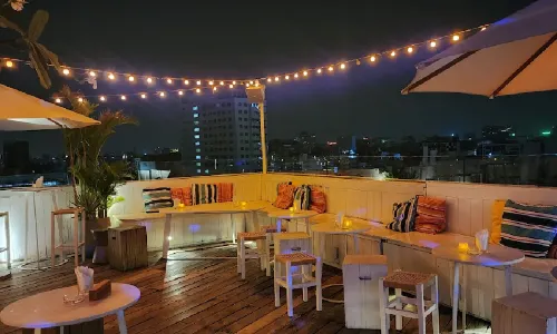 Banana Mama Rooftop & Kitchen