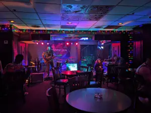 Tanqueray's Bar & Grille