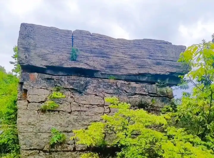 Hotels near Hanging Coffin