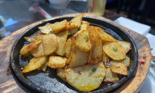 LAO JIE LAO CHU
