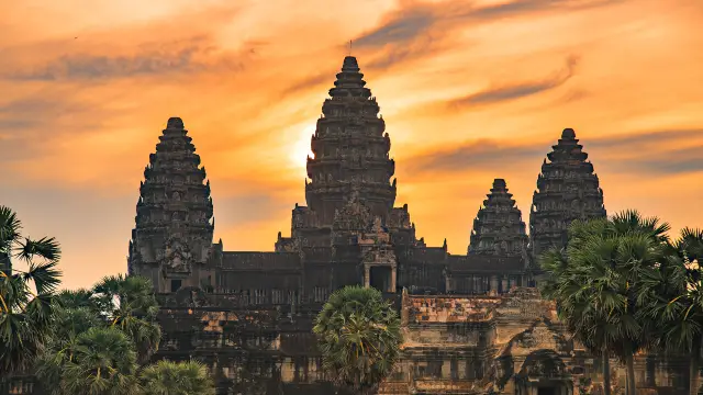 Sunrise Sightseeing in Siem Reap