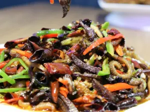 乌勒吉羊粪火自煮手扒肉饭店