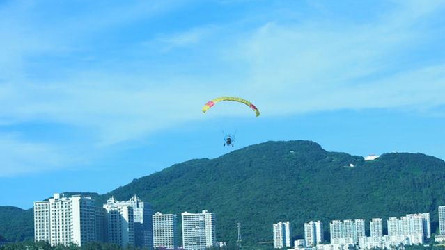 hai ling dao da jiao wan dong li hua xiang san fei xing ying di