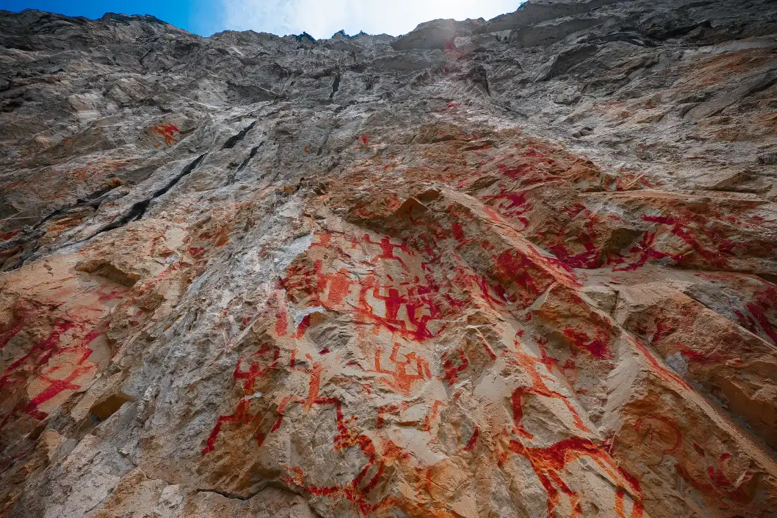 Hotels near Zuojiang Huashan Rock Art