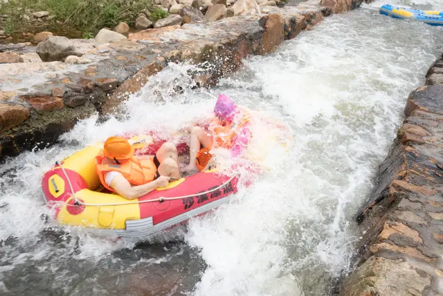 Rafting in Xinchang