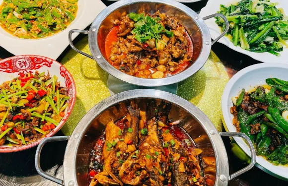 洞庭天下湘菜館