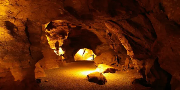 Aggertalh?hle Ründeroth