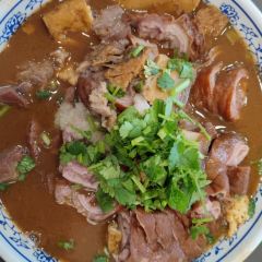 MENKUANGHUTONGBAINIANLUZHU User Photo