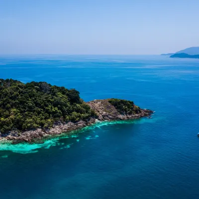 Отели рядом со станцией Kempas Baru