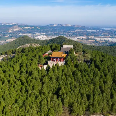 鄰近梁山當代書畫藝術博物館的酒店