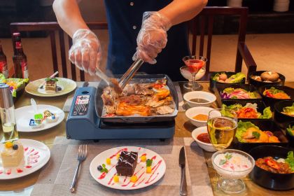 麦肯希·铁板烧自助餐(水晶城店)