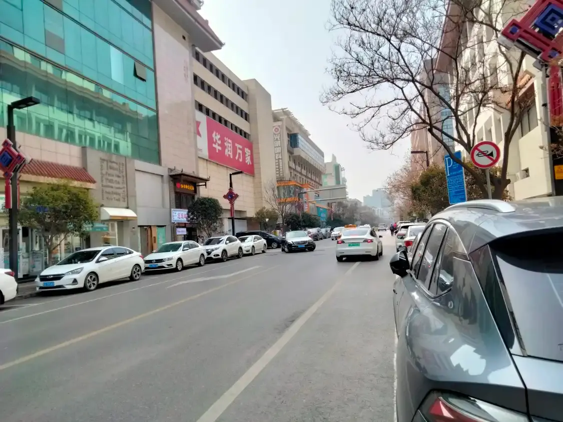 분홍 골목 주변 호텔