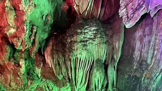 Sanxian Cave (Cave of the Three Immortals)