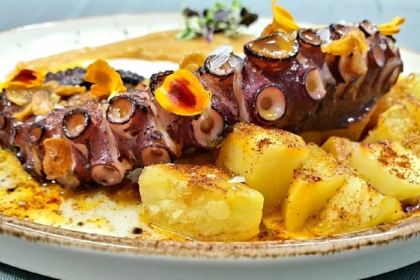 Fins Tapas & Cocktails