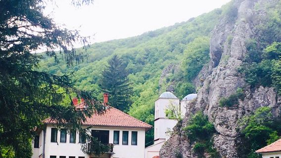 Gornjak Monastery
