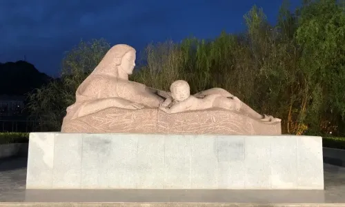 Statue of Mother Yellow River