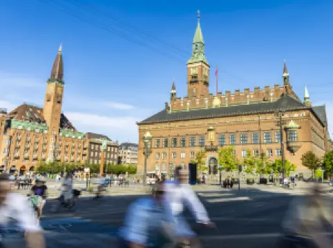 シティホールスクエア