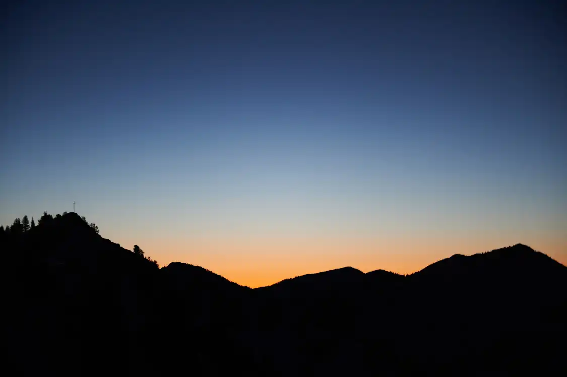 Hotels near Shangsheng Peak