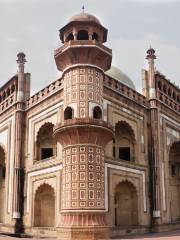 Safdarjung Tomb