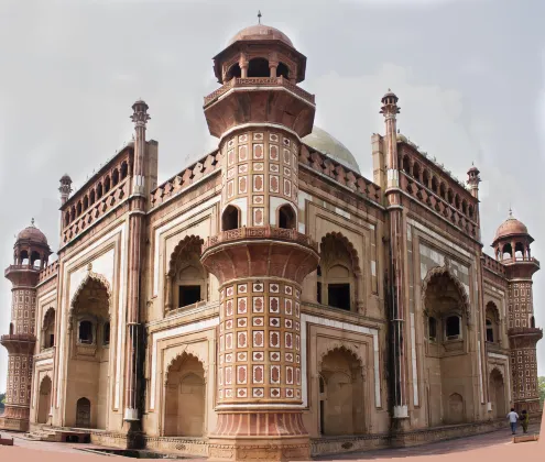 Отели с услугой фитнес-залом в г. Нью-Дели