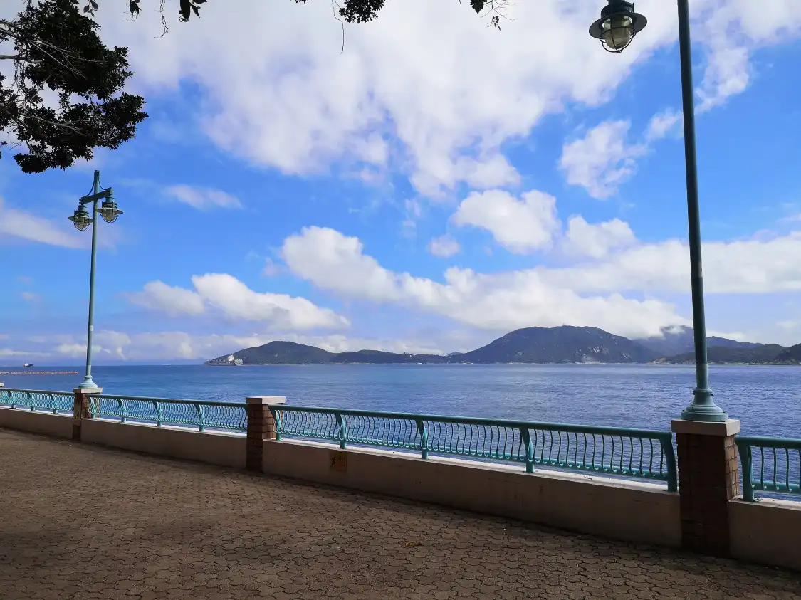 Hotels near South Horizons