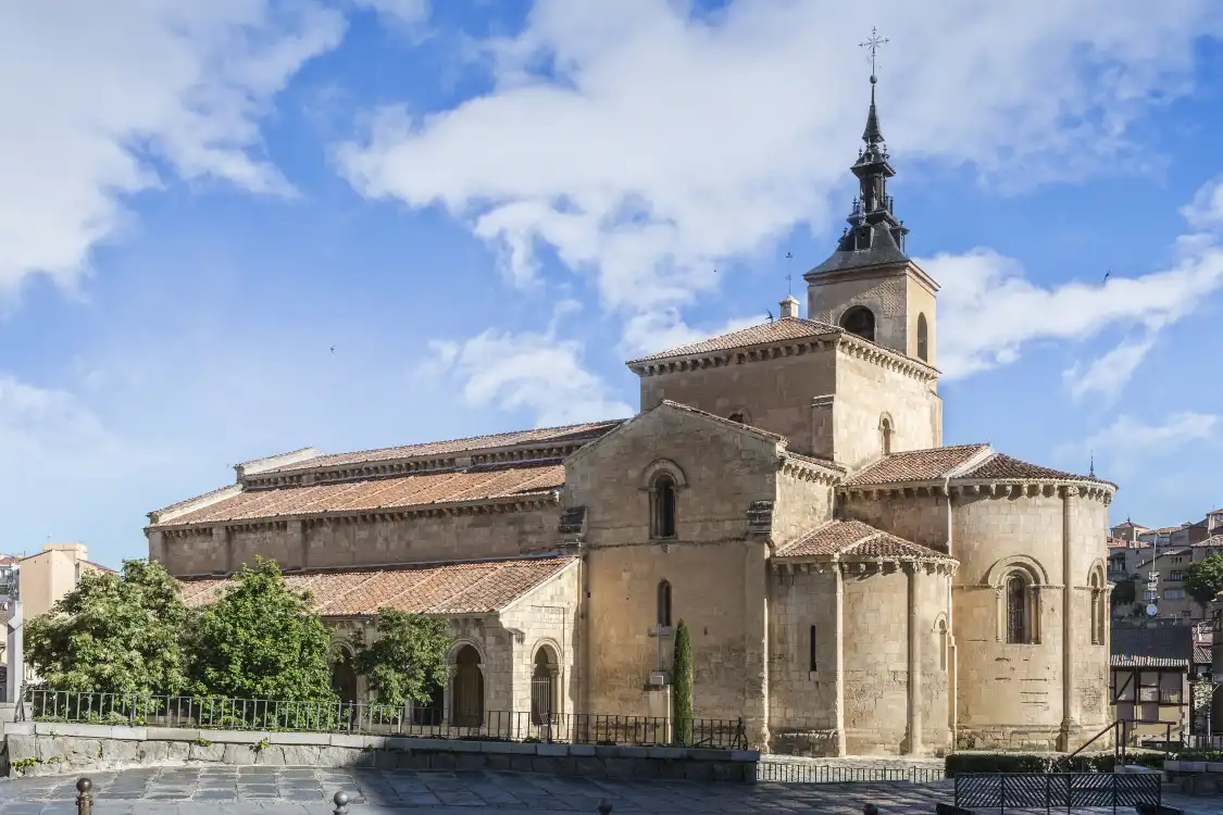 Hotels near Parroquia de San Millan