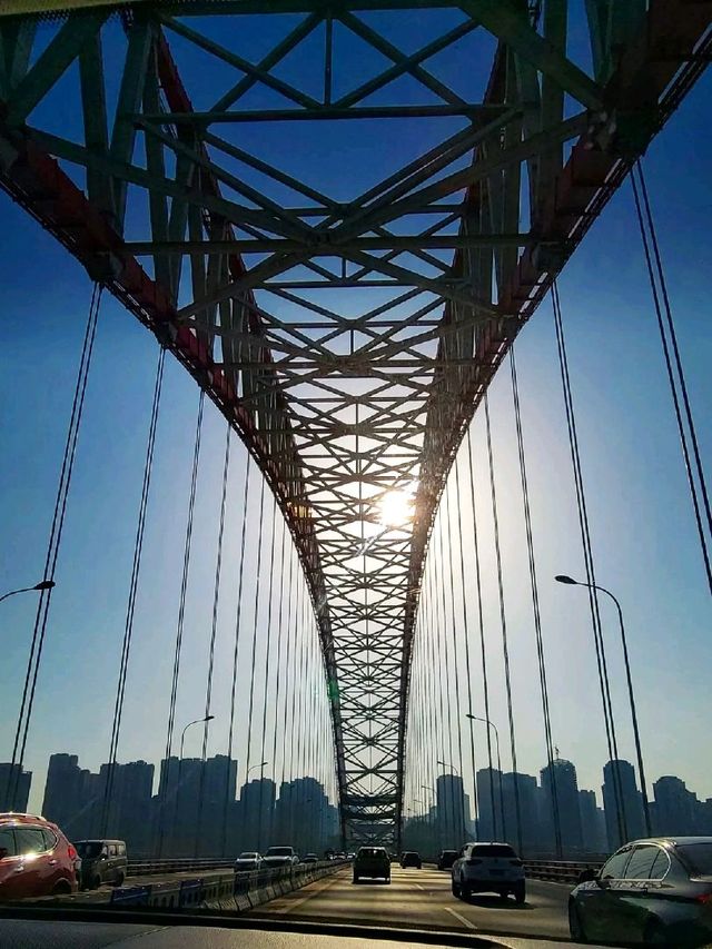 Hotpot across the Bridge 🌉